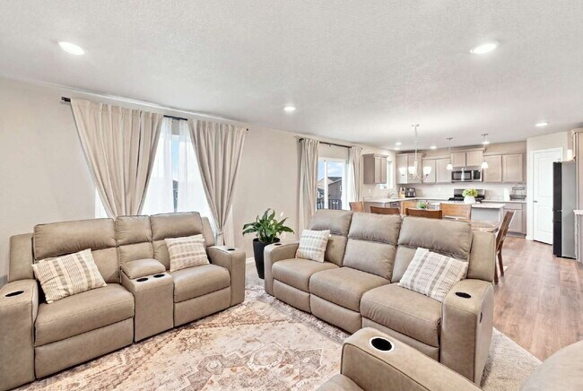 Building Photo - Beautiful 2025-Built 5 Bedroom Home with Finished Walk-Out Basement
