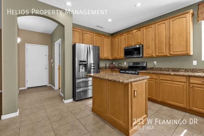 Building Photo - 231 W Flamingo Dr