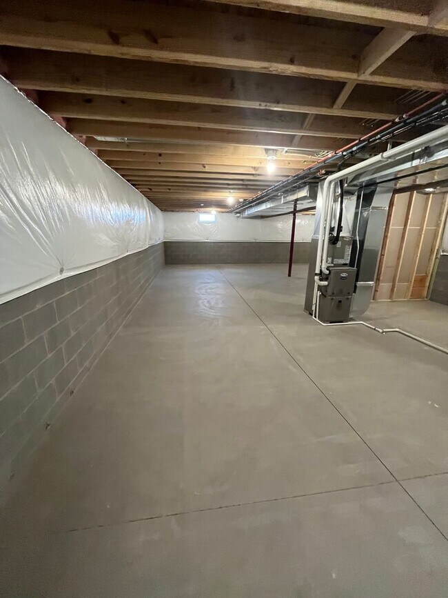 Building Photo - 786 Glory Dr
