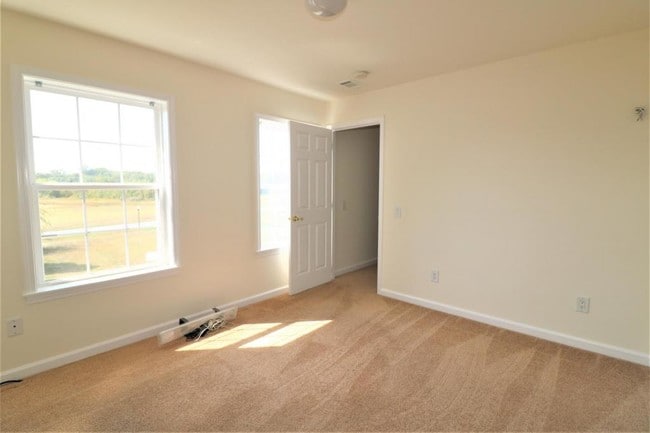 Building Photo - 412 Pauline Dr