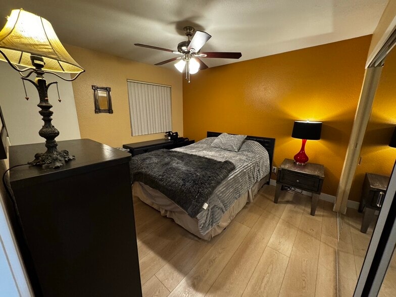 Building Photo - 4850 E Desert Cove Ave