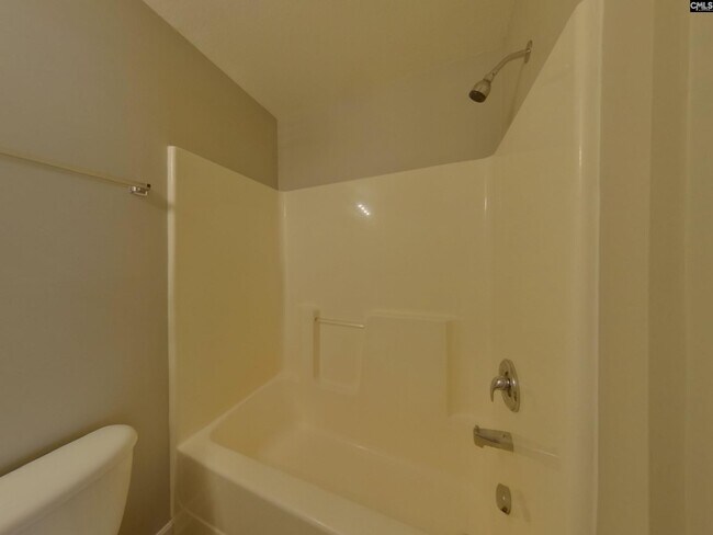 Building Photo - 226 Blazer Dr