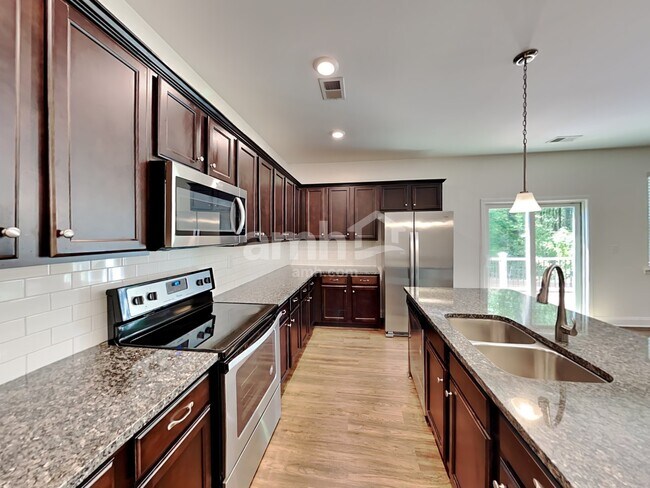 Building Photo - 1327 Weatherbrook Cir