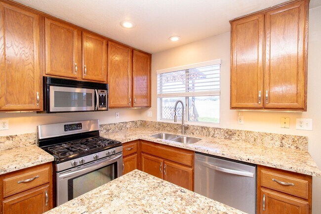 Building Photo - Warm and Inviting 3-Bedroom Home in the Heart of Menifee