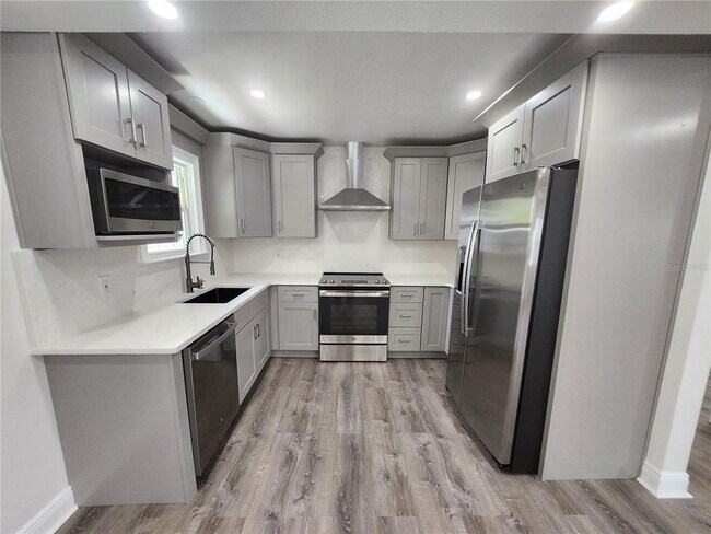 Building Photo - 3924 45th Ave N