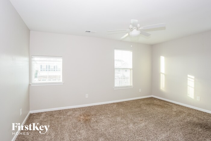 Building Photo - 2030 Hamil Ridge Dr