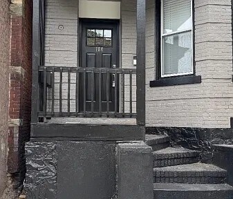 Primary Photo - 184 Hickory St