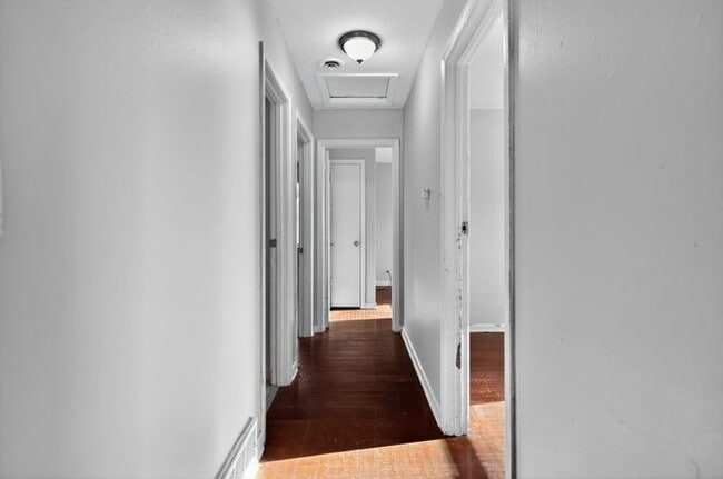 Building Photo - 896 Pawnee Ave