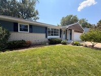Building Photo - East Grand Rapids 4 Bedroom home