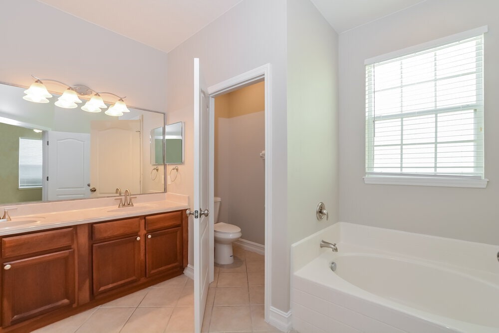 Building Photo - 3303 Primrose Willow Dr