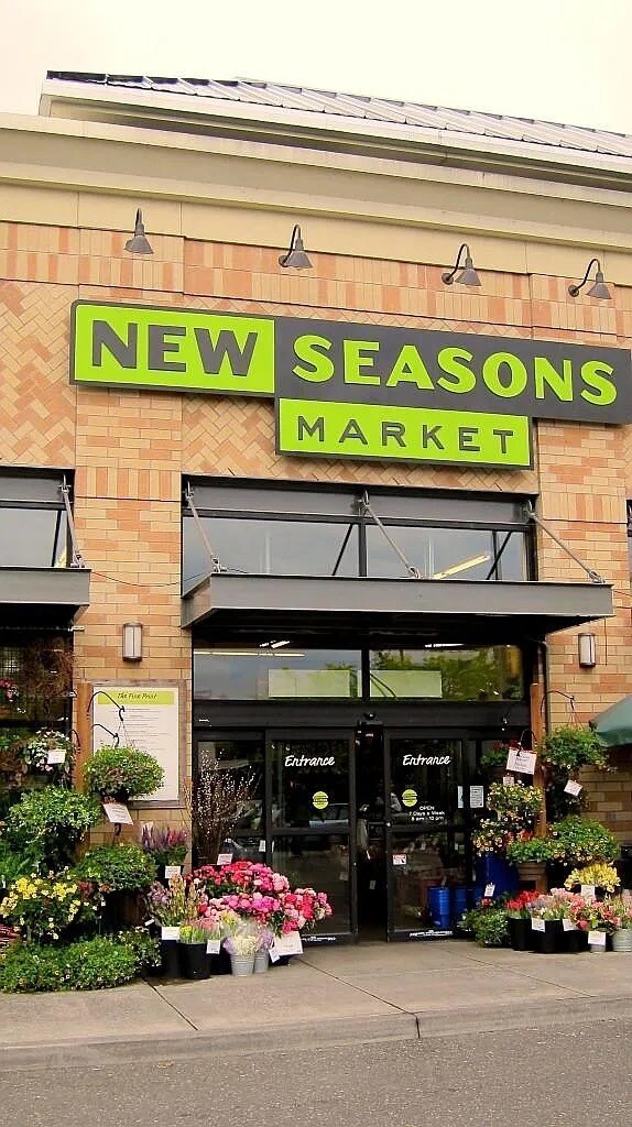 2 blocks away - 5124 NE 35th Pl