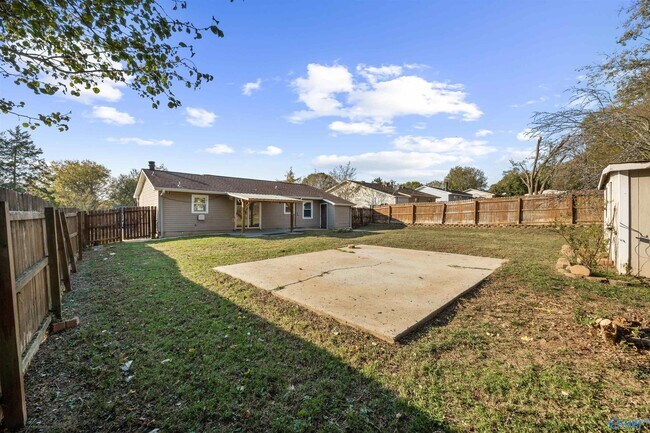 Building Photo - 13935 SW Wyandotte Dr