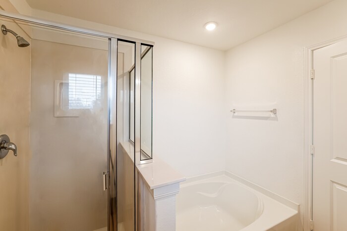 Building Photo - 5707 Finely Run St