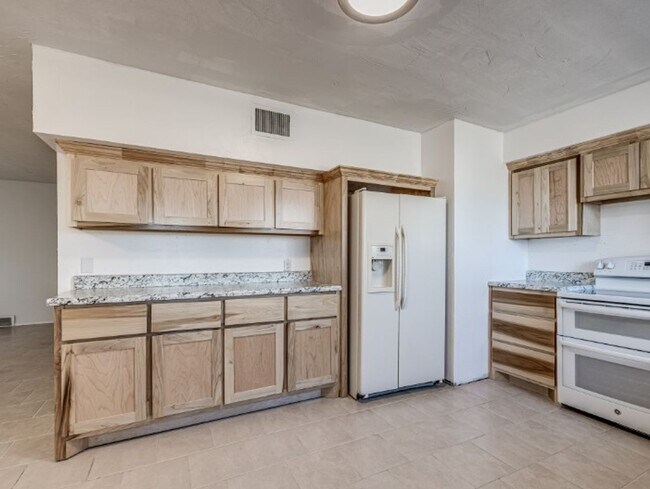 Building Photo - 33 NE 63rd St