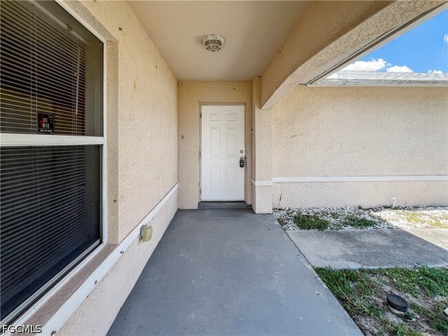 Building Photo - 2130 NE 8th Pl