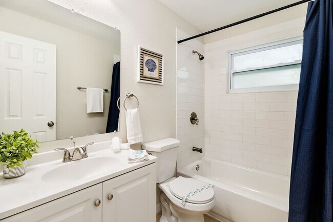 Building Photo - 5542 20th St