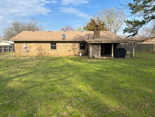 Building Photo - 8802 Kendall Ct