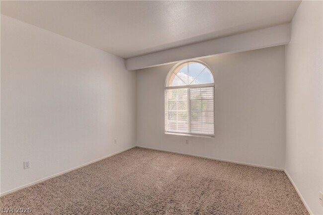 Building Photo - 8428 Majestic View Ave