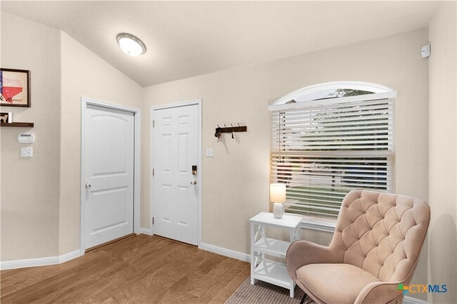Building Photo - 8064 Bassano Dr