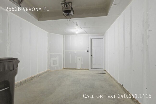 Building Photo - 2552B Verona Pl-