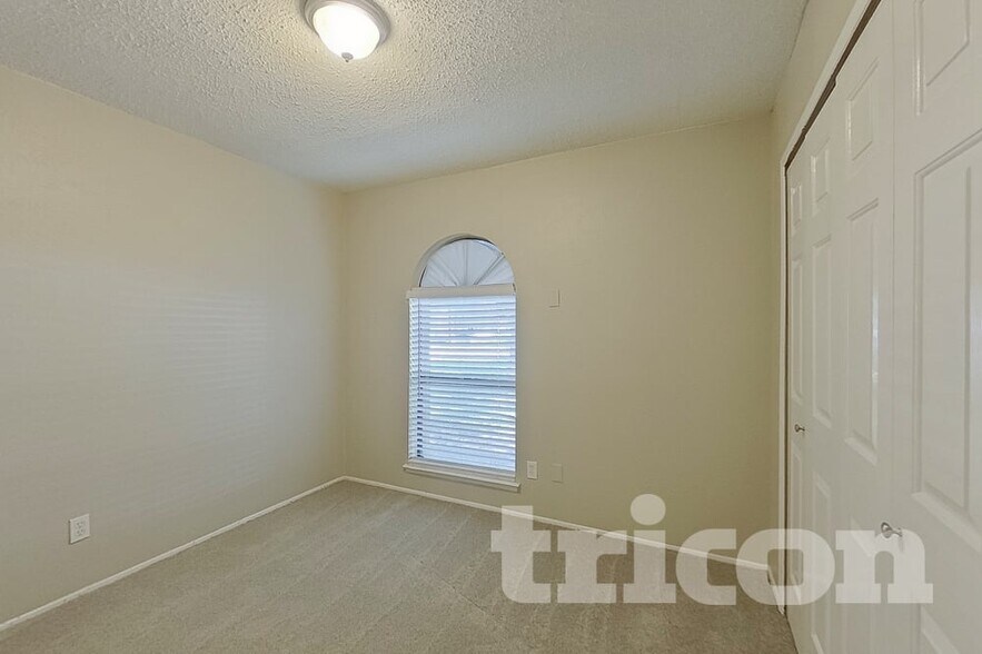 Building Photo - 1610 Pilot Way