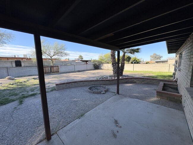 Building Photo - East Side Home for Rent