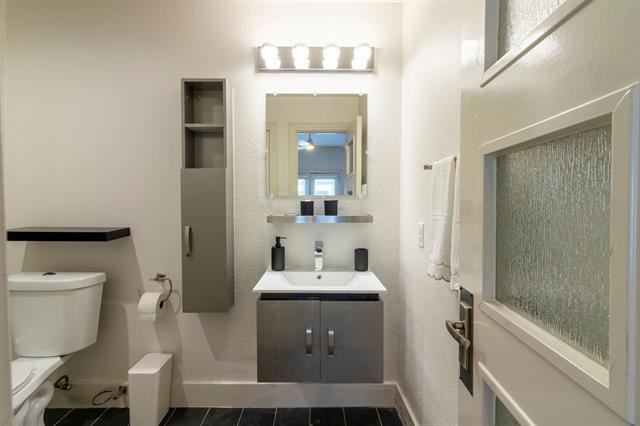 Building Photo - 3845 Convent St