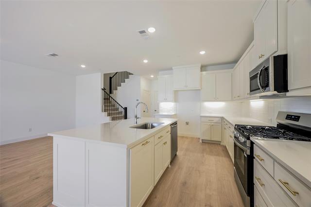 Building Photo - 9455 Speaker Dr