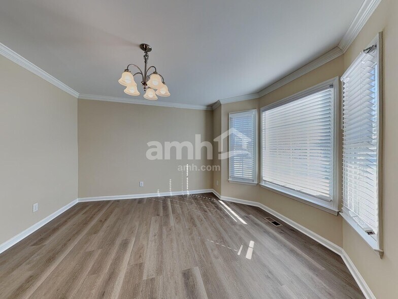 Building Photo - 1 Rosebank Ct