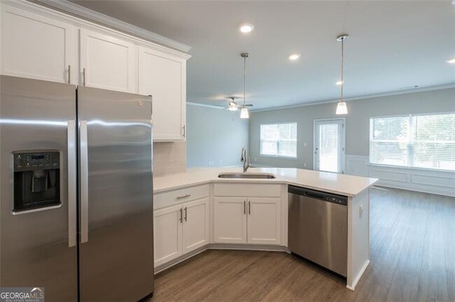 Building Photo - 1526 Fern Ridge Ln