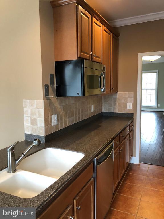 Building Photo - 2472 Terra Cotta Cir