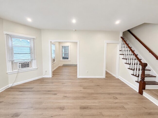 Building Photo - 877 Jaques Ave