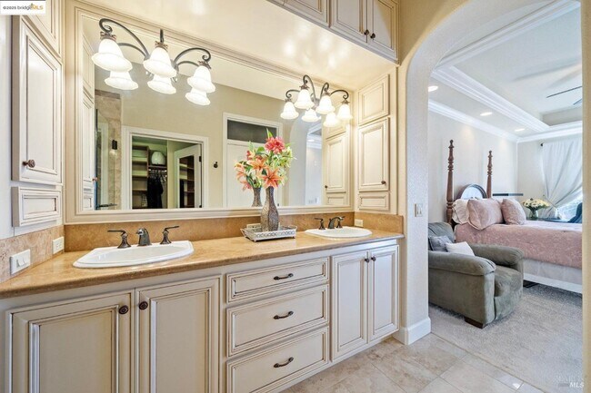 Building Photo - 1246 Sonata Dr