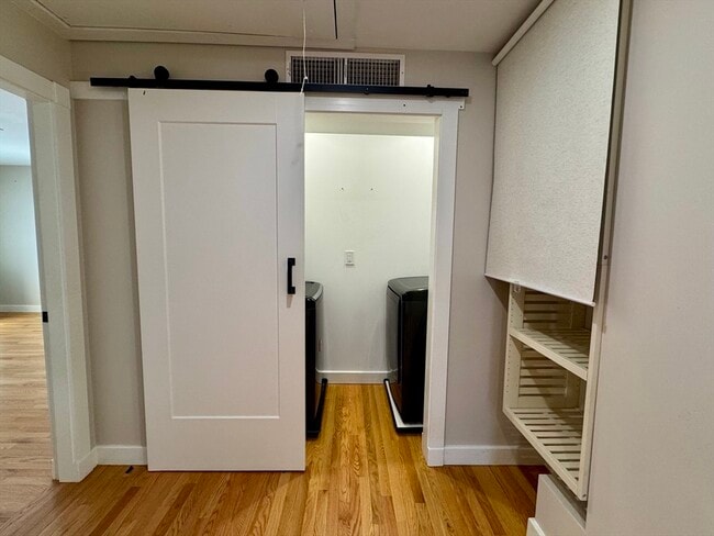 Building Photo - 58 Walnut St