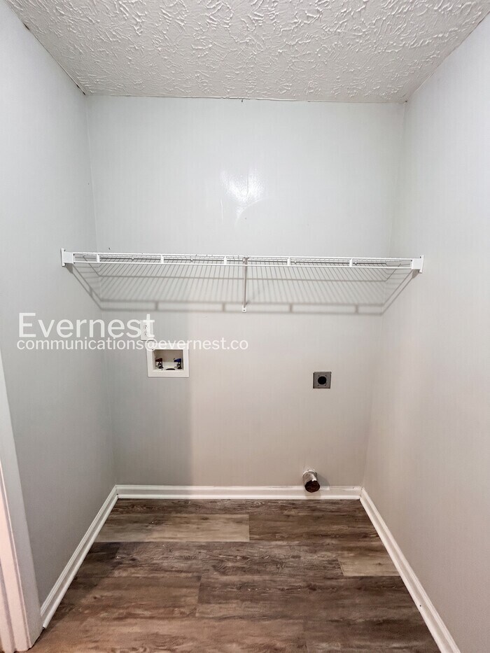 Building Photo - 209 Loch Lomand Dr