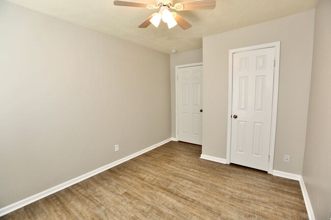Building Photo - Updated End-Unit Brick Townhome Ready NOW!...