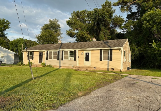 Primary Photo - 243 York St