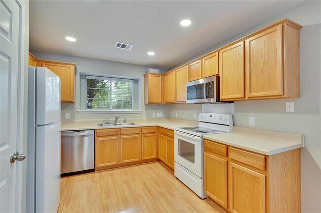 Building Photo - 2212 Melissa Oaks Ln