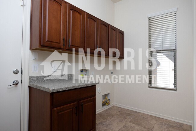 Building Photo - Beautiful Home in Villago Community