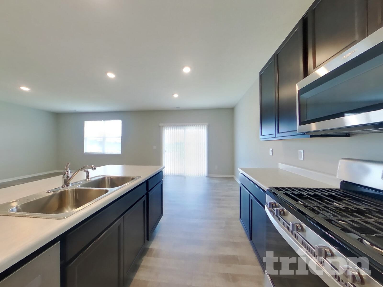 Building Photo - 9137 Hemingway Dr