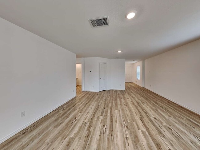 Building Photo - 24139 Mustang Run Dr