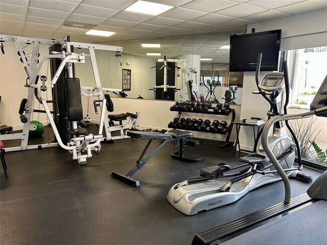 Building Photo - 3800 Galt Ocean Dr