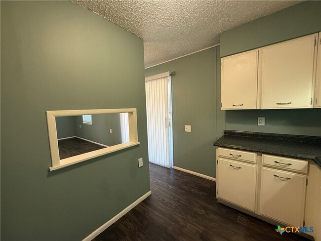 Building Photo - 200 Olsens Acres