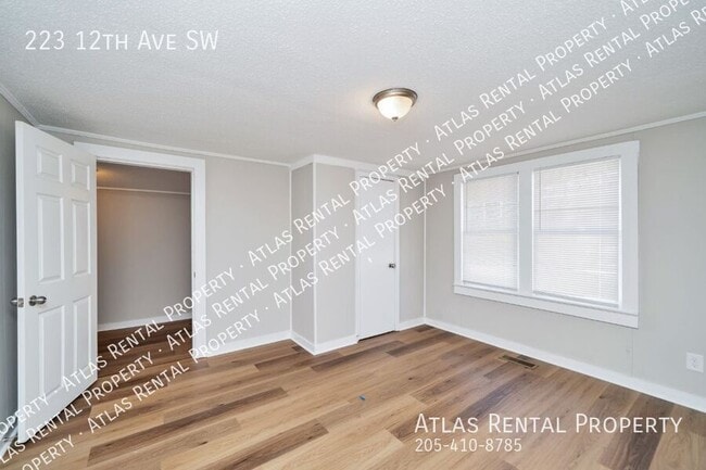 Building Photo - 223 12th Ave SW