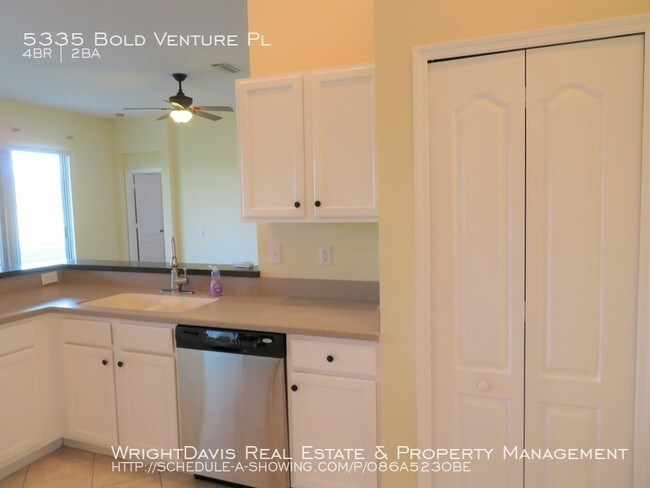 Building Photo - 4/2 in Lexington Oaks Golf Course Community