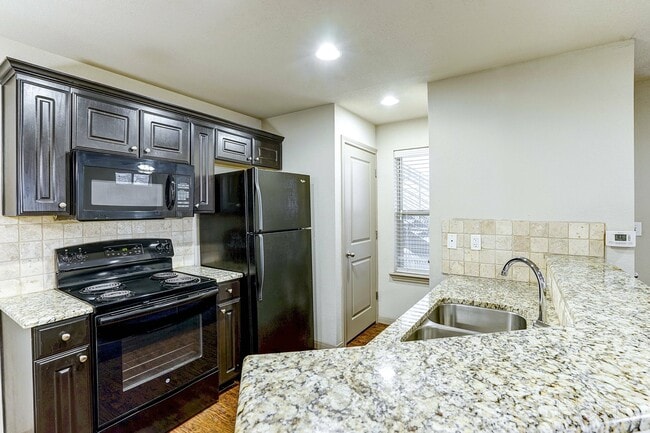 Kitchen - Tinsley Place