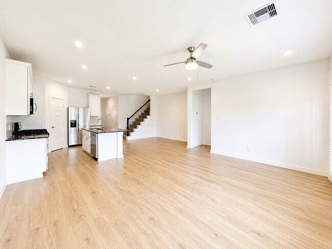 Building Photo - 7807 Acqua Pulita Ln