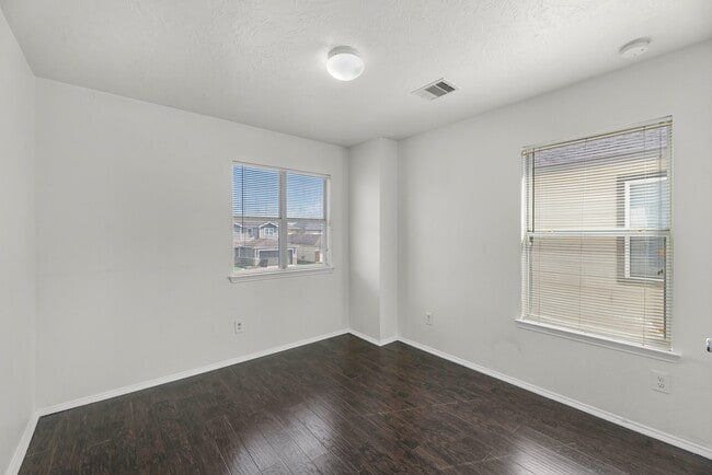 Building Photo - 2626 Skyview Cove Court