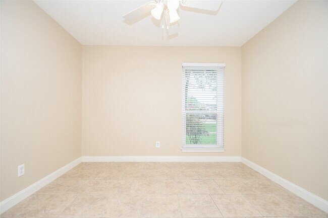 Building Photo - 710 N Fork Ct