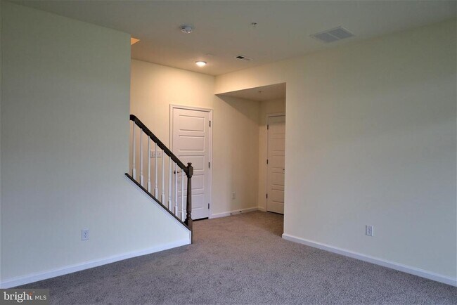 Building Photo - 61 Becker Dr